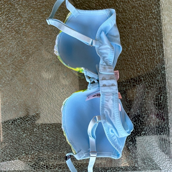 BEAUTIFUL LIGHT BLUE VICTORIAS SECRET NWT BRA, DREAM ANGELS 34D - Picture 3 of 3